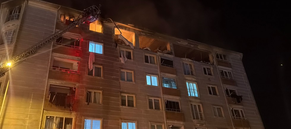 APARTMANDA PATLAMA 2 ÖLÜ, 2 YARALI