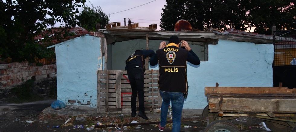 EMNİYETTEN ŞAFAK OPERASYONU ÇOK SAYIDA KİŞİYE GÖZALTI