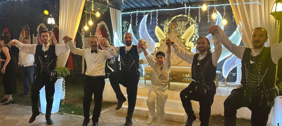 İŞ VE SİYASET DÜNYASI SÜNNET DÜĞÜNÜNDE BULUŞTU