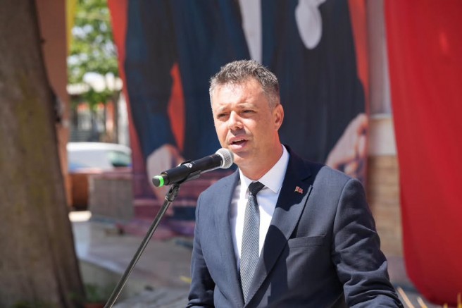 SARIKURT  CHP'DEN İSTİFA ETTİ